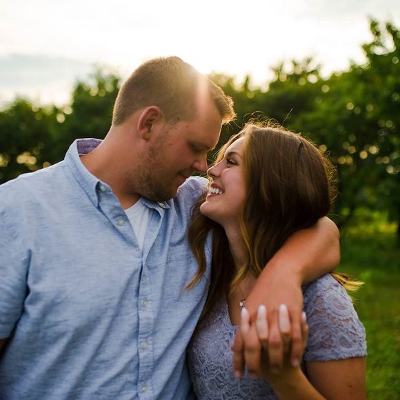 Meet your Posher, Laura - Picture 1 of 1